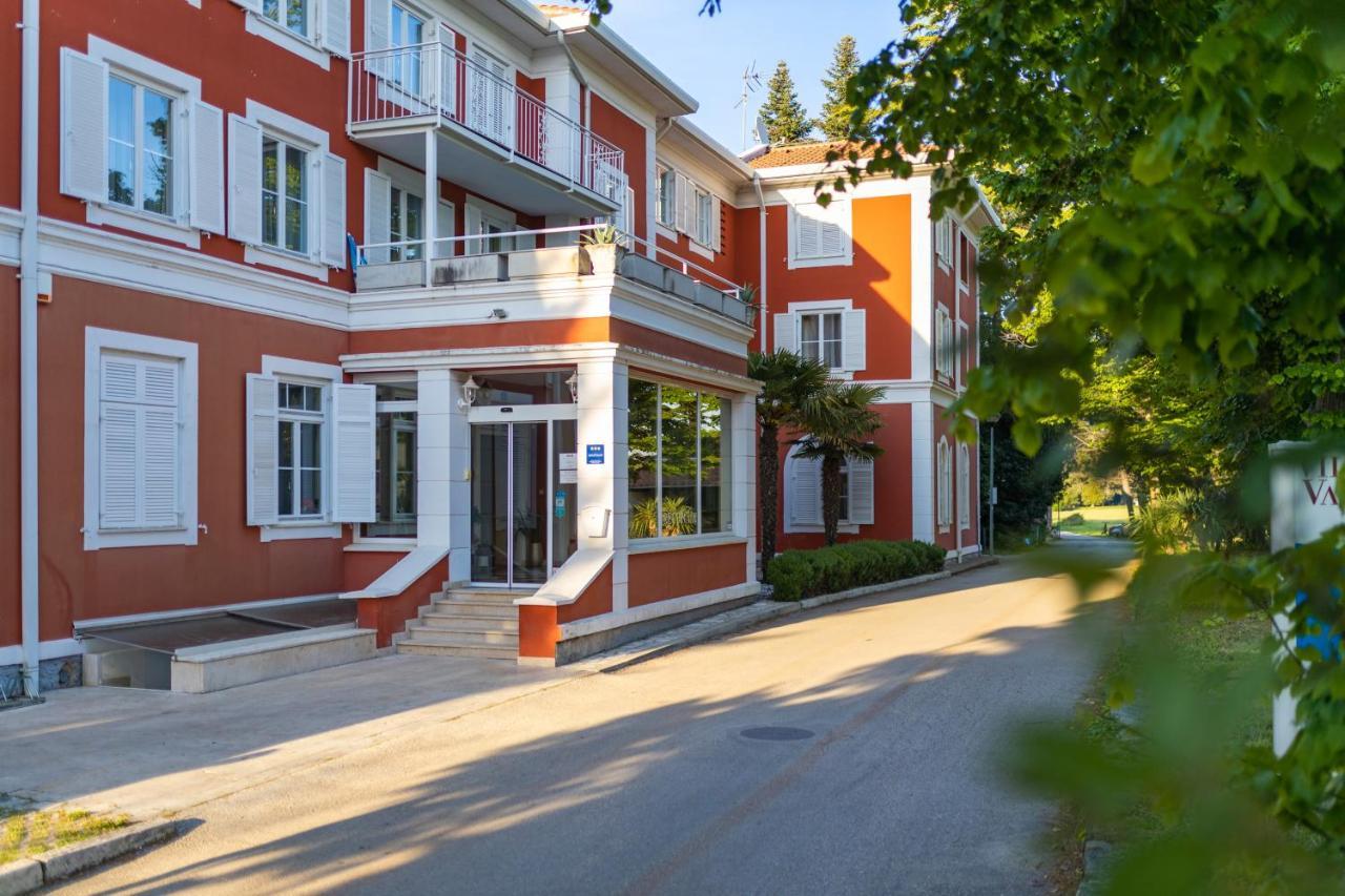 Villa Valdepian Apartments Савудрия Екстериор снимка