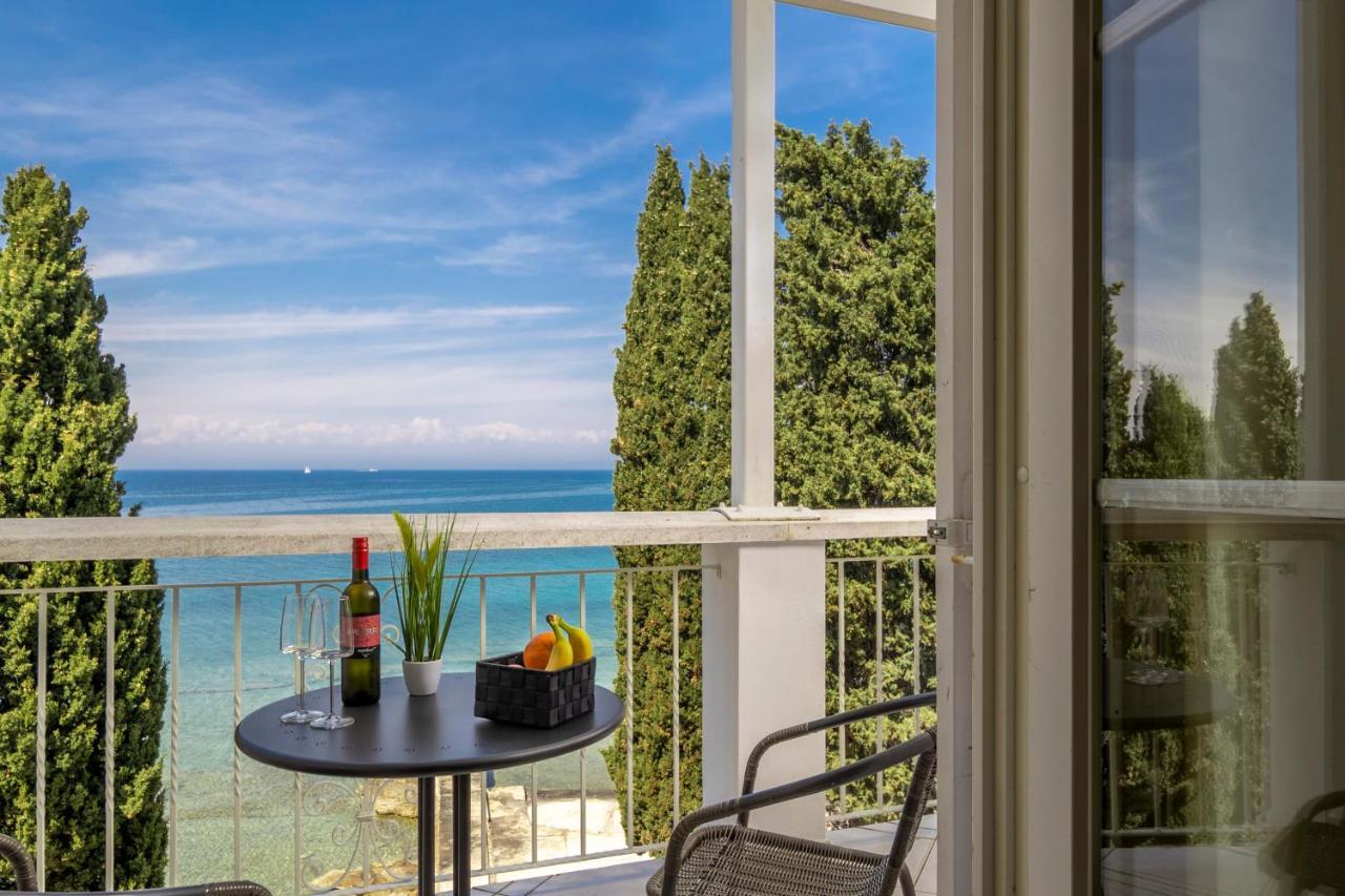 Villa Valdepian Apartments Савудрия Екстериор снимка