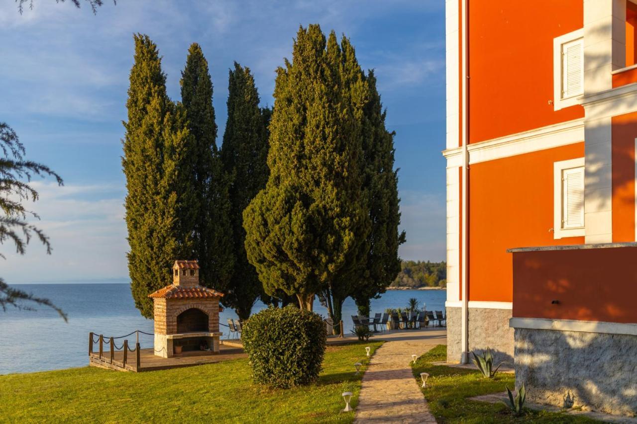 Villa Valdepian Apartments Савудрия Екстериор снимка