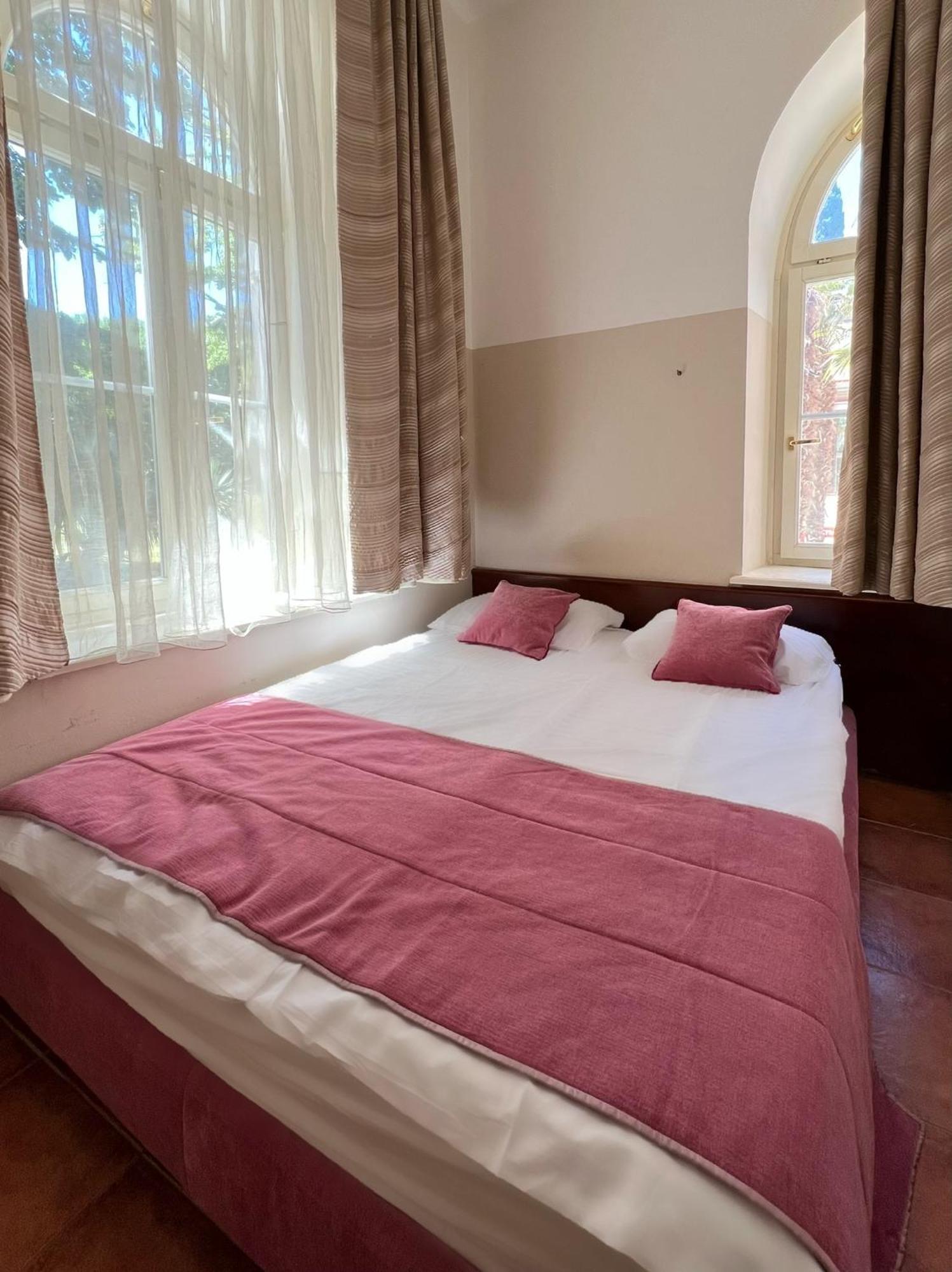 Villa Valdepian Apartments Савудрия Екстериор снимка