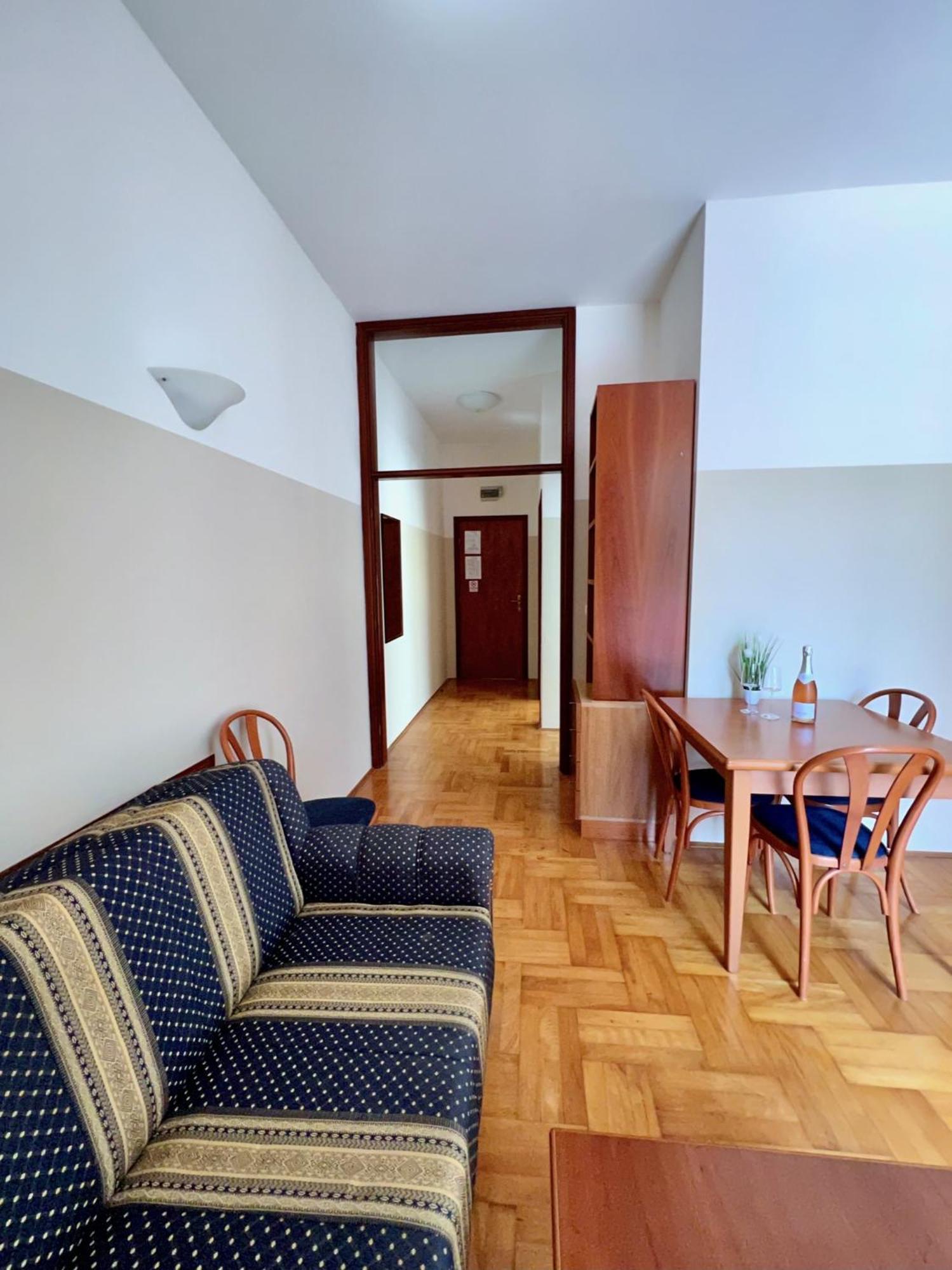 Villa Valdepian Apartments Савудрия Екстериор снимка