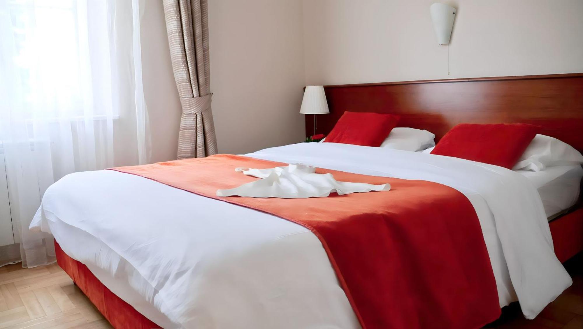 Villa Valdepian Apartments Савудрия Екстериор снимка